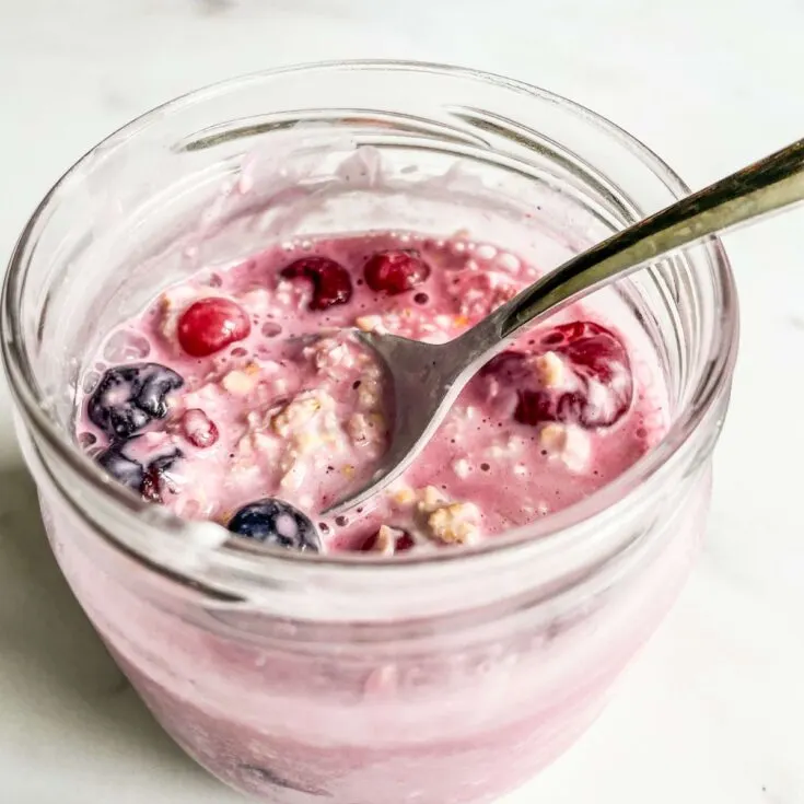 Overnight Oats with Frozen Berries Recipe