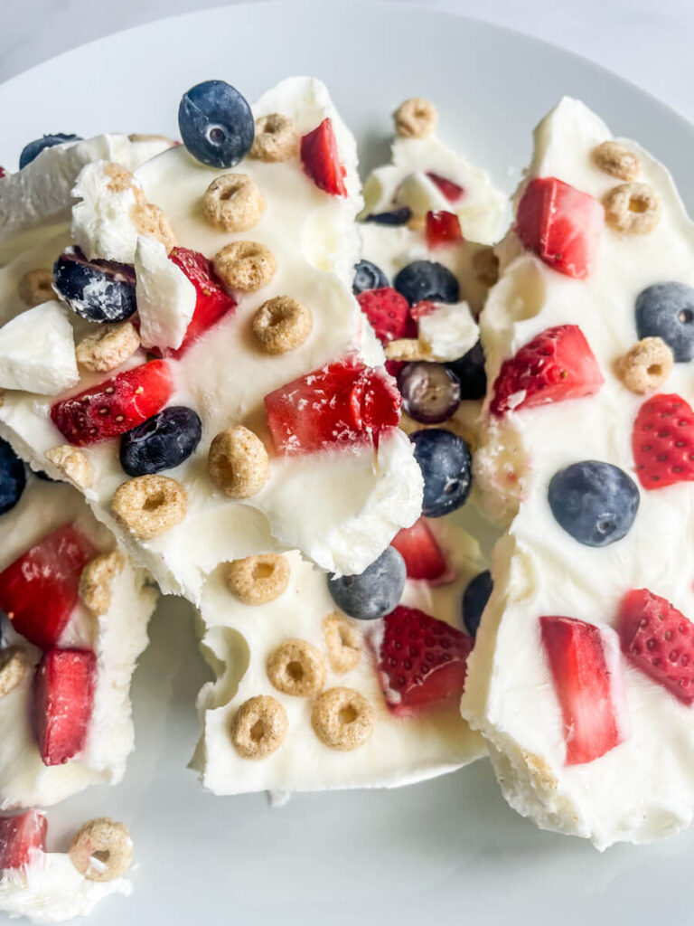 Frozen Greek Yogurt Breakfast Bark - Freezer Foodie